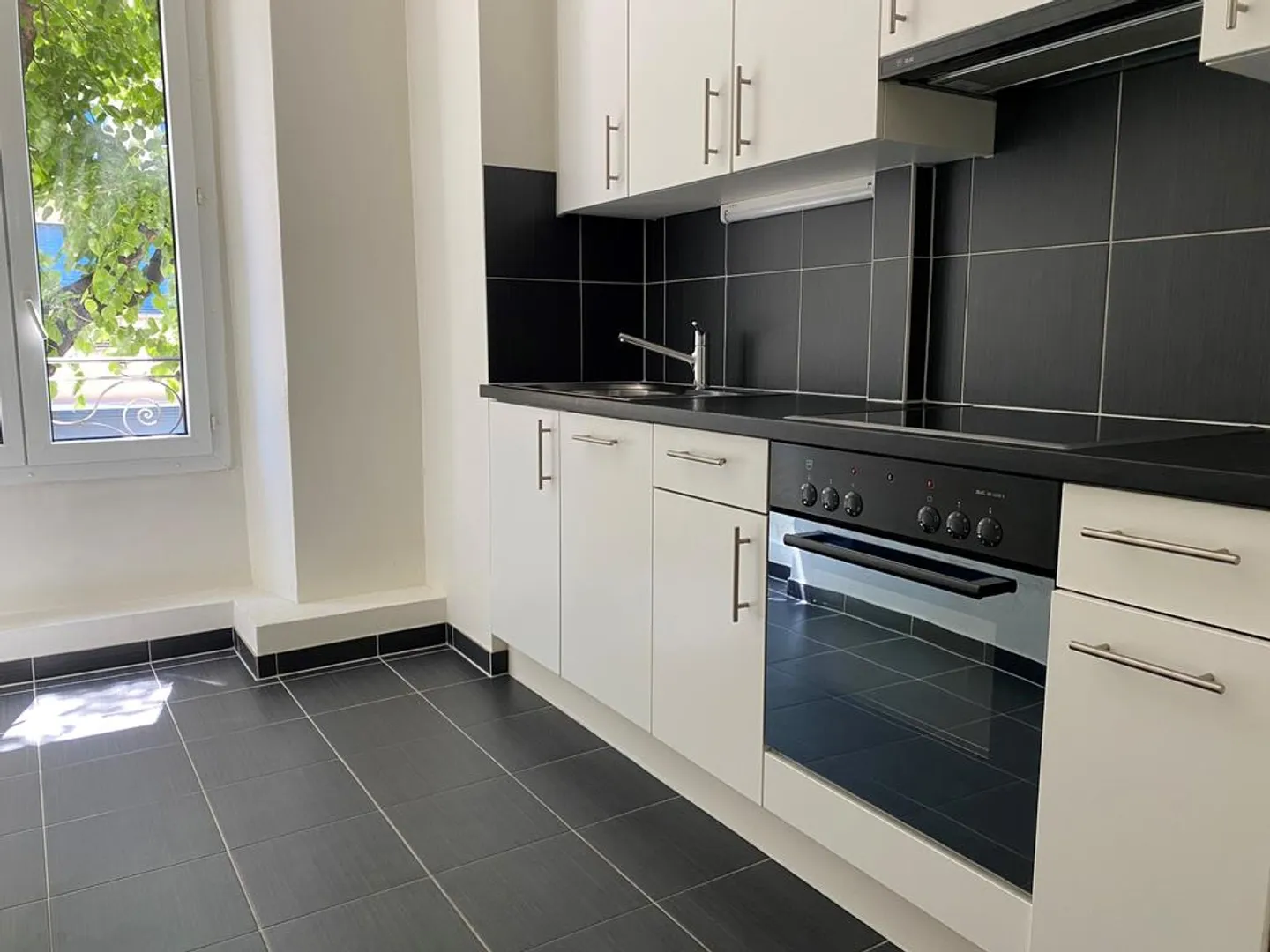 2.5-room apartment on the 1st floor - Photo 2 of 7