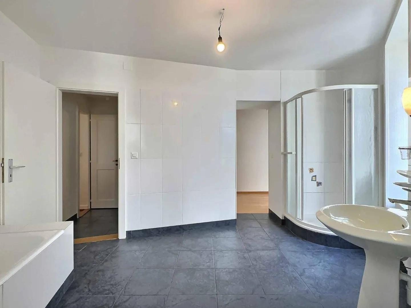 4.5 Room Apartment - Photo 8 of 8