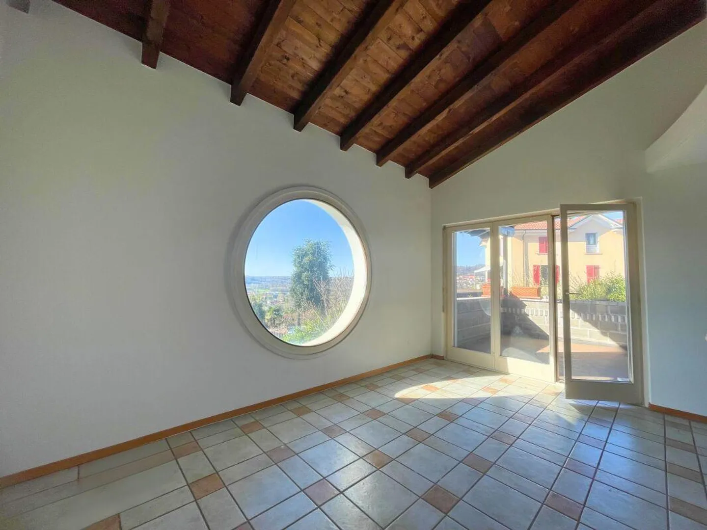 Affascinante casa familiare con appartamento - Foto 1 di 11