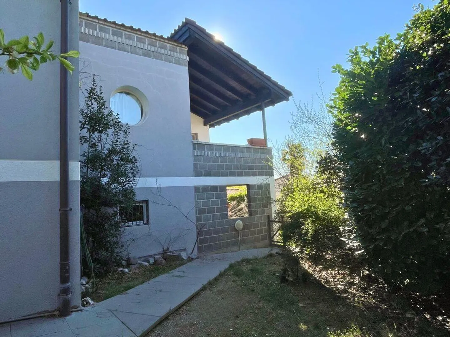 Affascinante casa familiare con appartamento - Foto 8 di 11