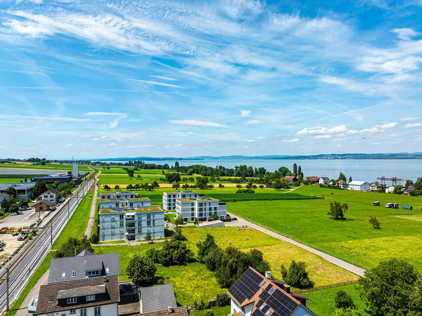 Votre retraite au-dessus des toits - avec une vue imprenable sur le lac - Photo 7 sur 9