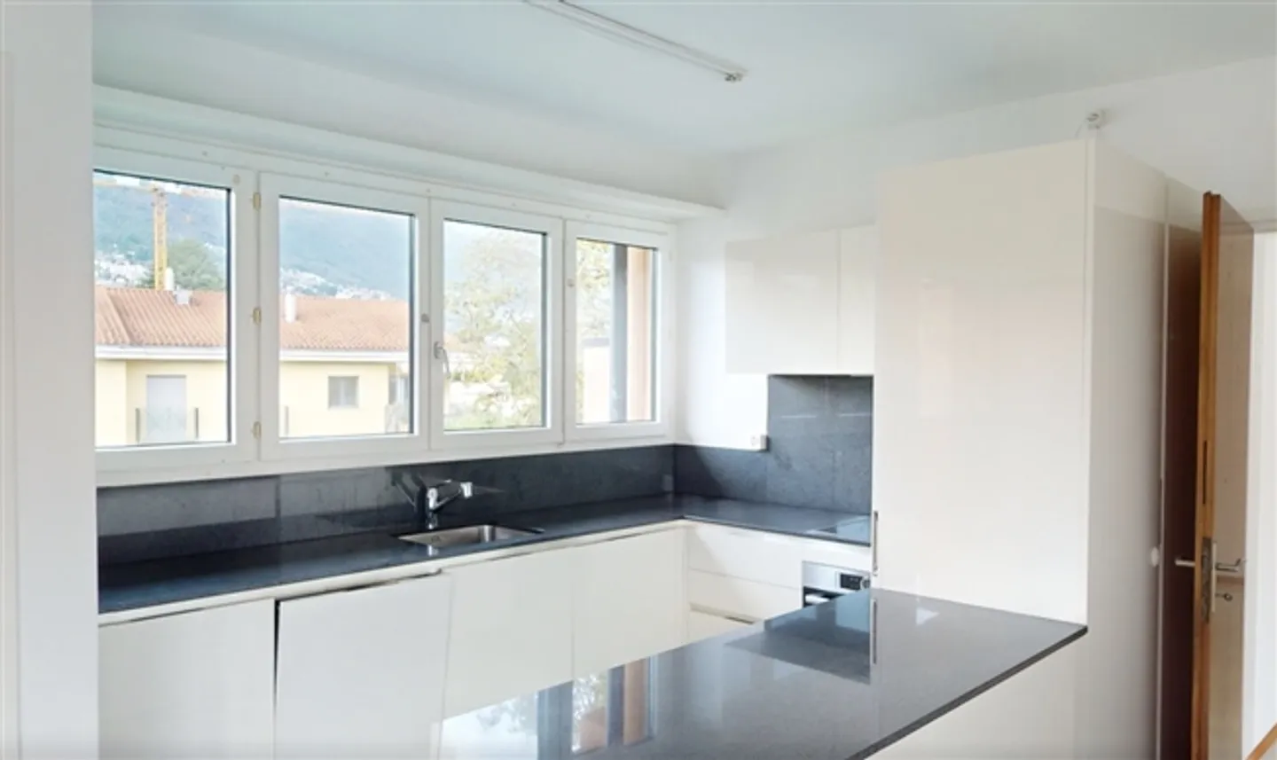 «5.5 Zi.- Attikawohnung im Herzen von Ascona» - Foto 6 von 15