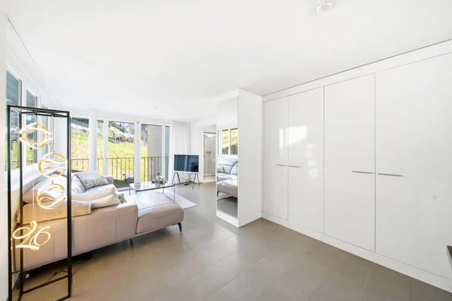 TOP MODERN LIVING IN WINTERTHUR - Photo 3 of 9
