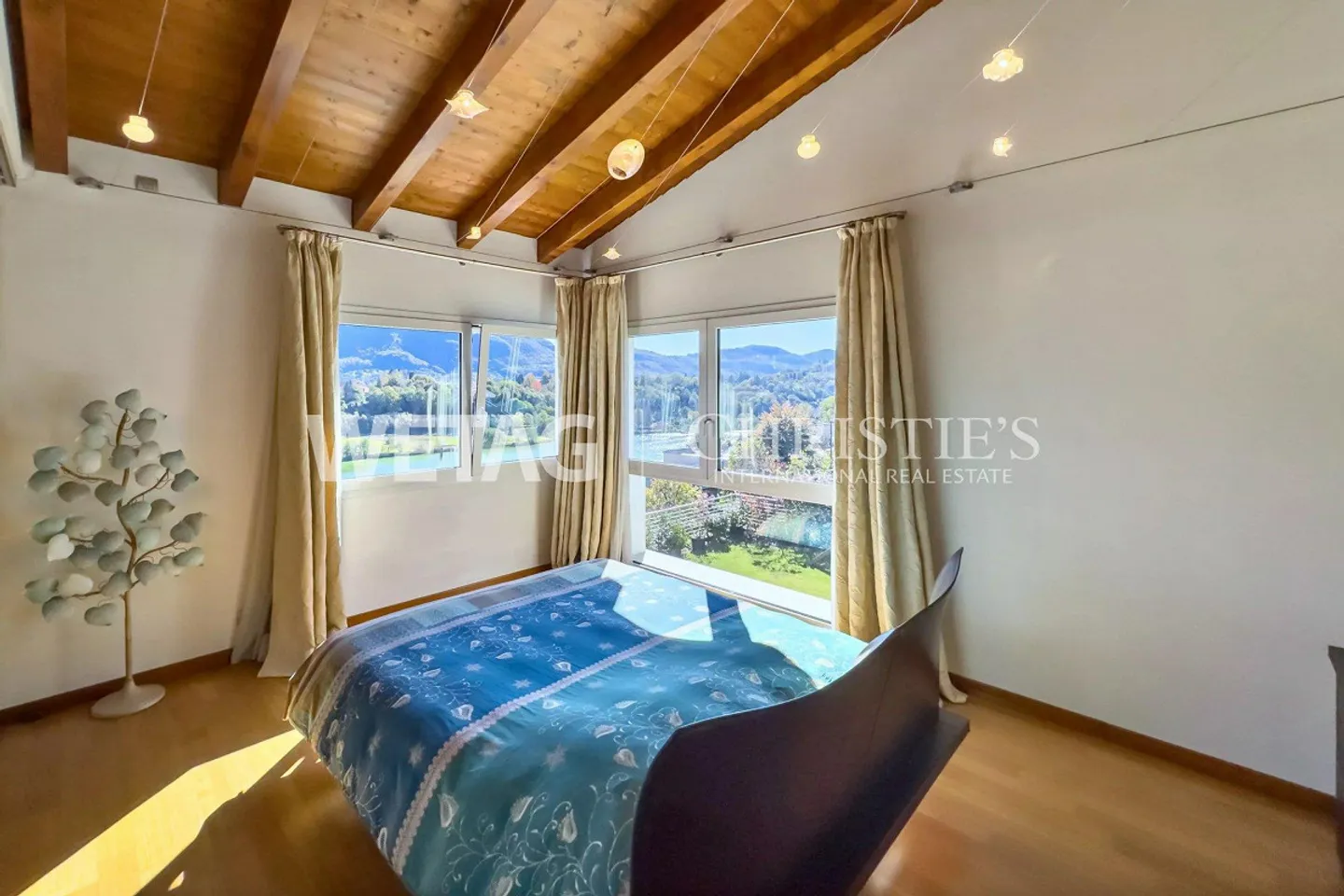 Villa moderna con piscina, giardino e vista sul Lago di Muzzano a Lugano-Breganzona in vendita, possibile anche come seconda casa - Foto 6 di 13