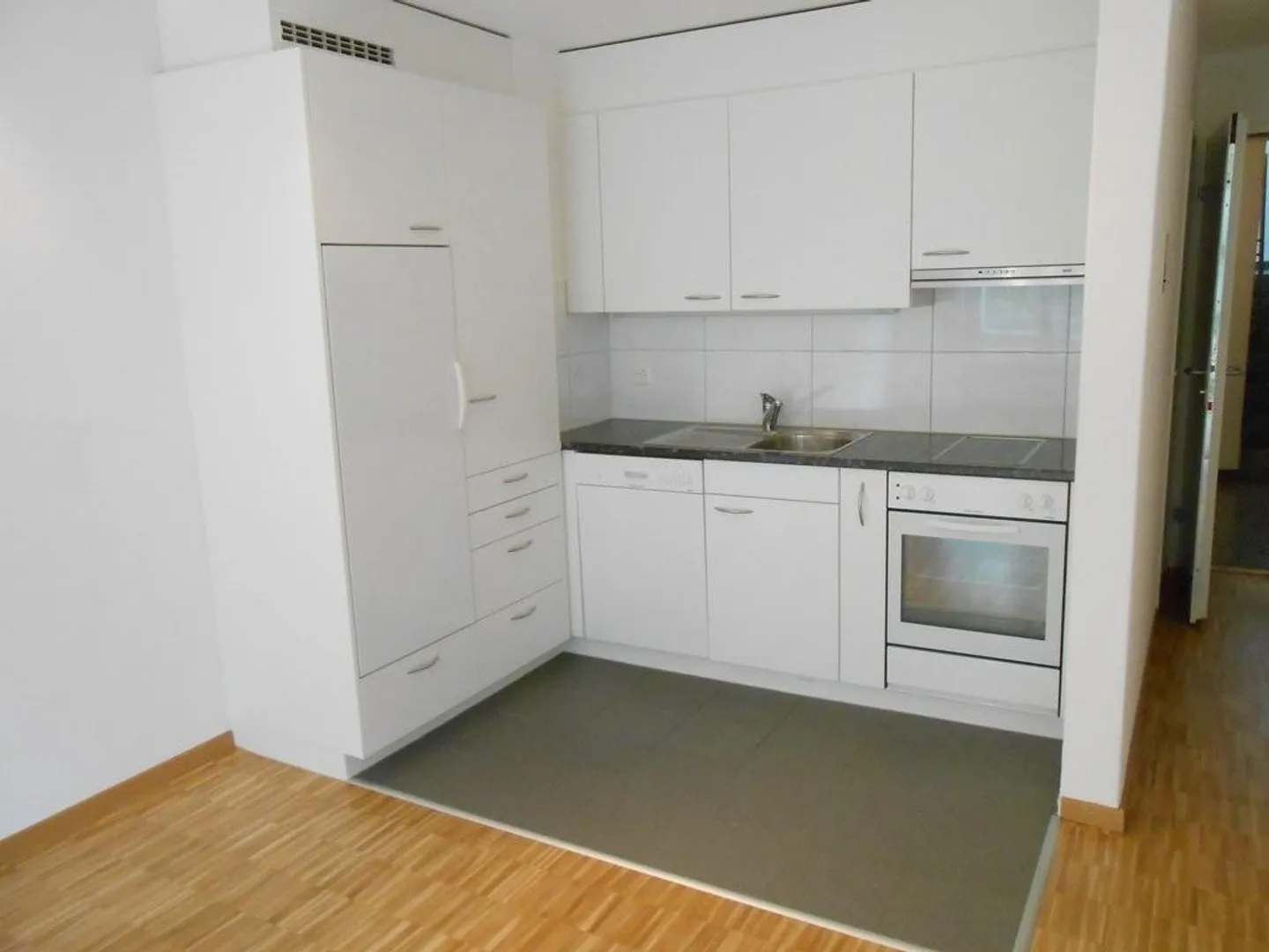 RENT WITHOUT DEPOSIT Small but fine, just right for you - Photo 2 of 5