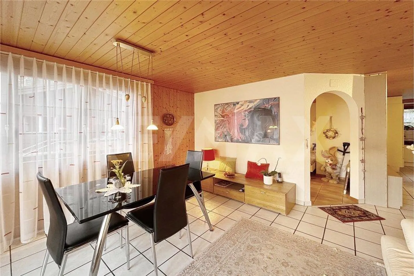 Only 25 Steps to the Lake - Charming 3.5-Room Apartment with Garage - Photo 4 of 13