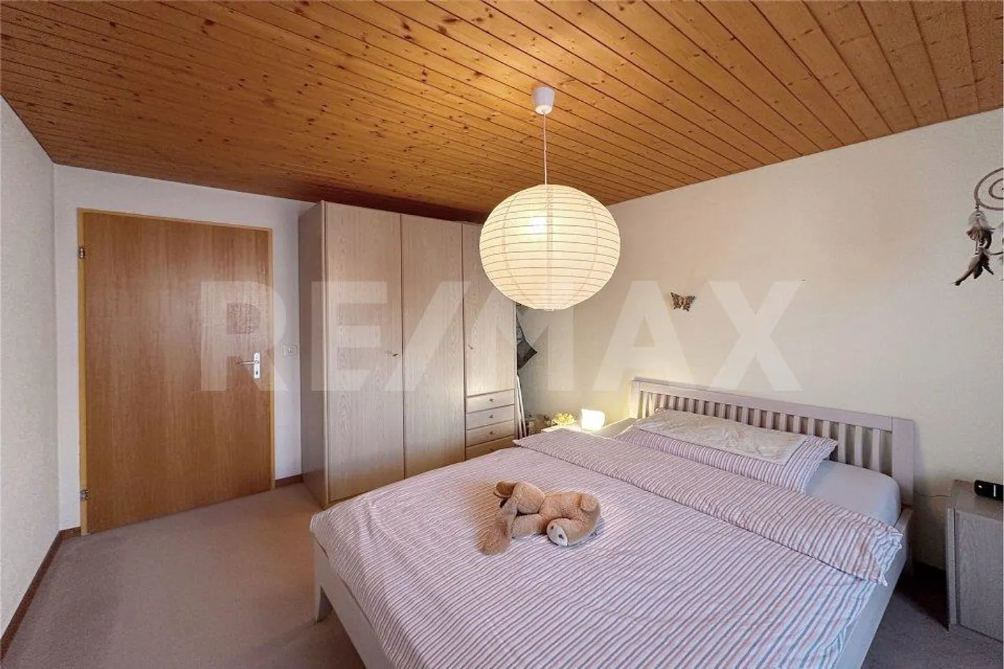 Only 25 Steps to the Lake - Charming 3.5-Room Apartment with Garage - Photo 6 of 13