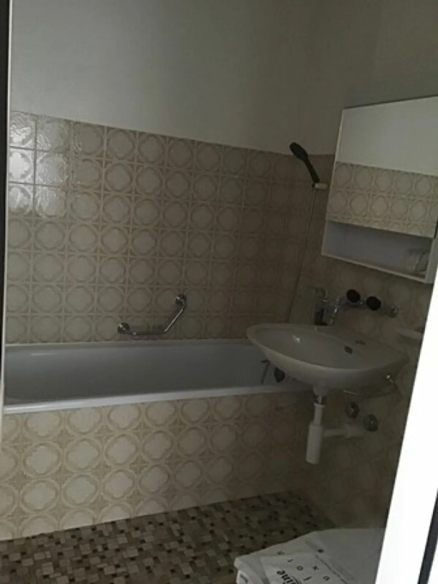 Appartement situé au centre-ville, proches des commodités. - Photo 6 sur 8