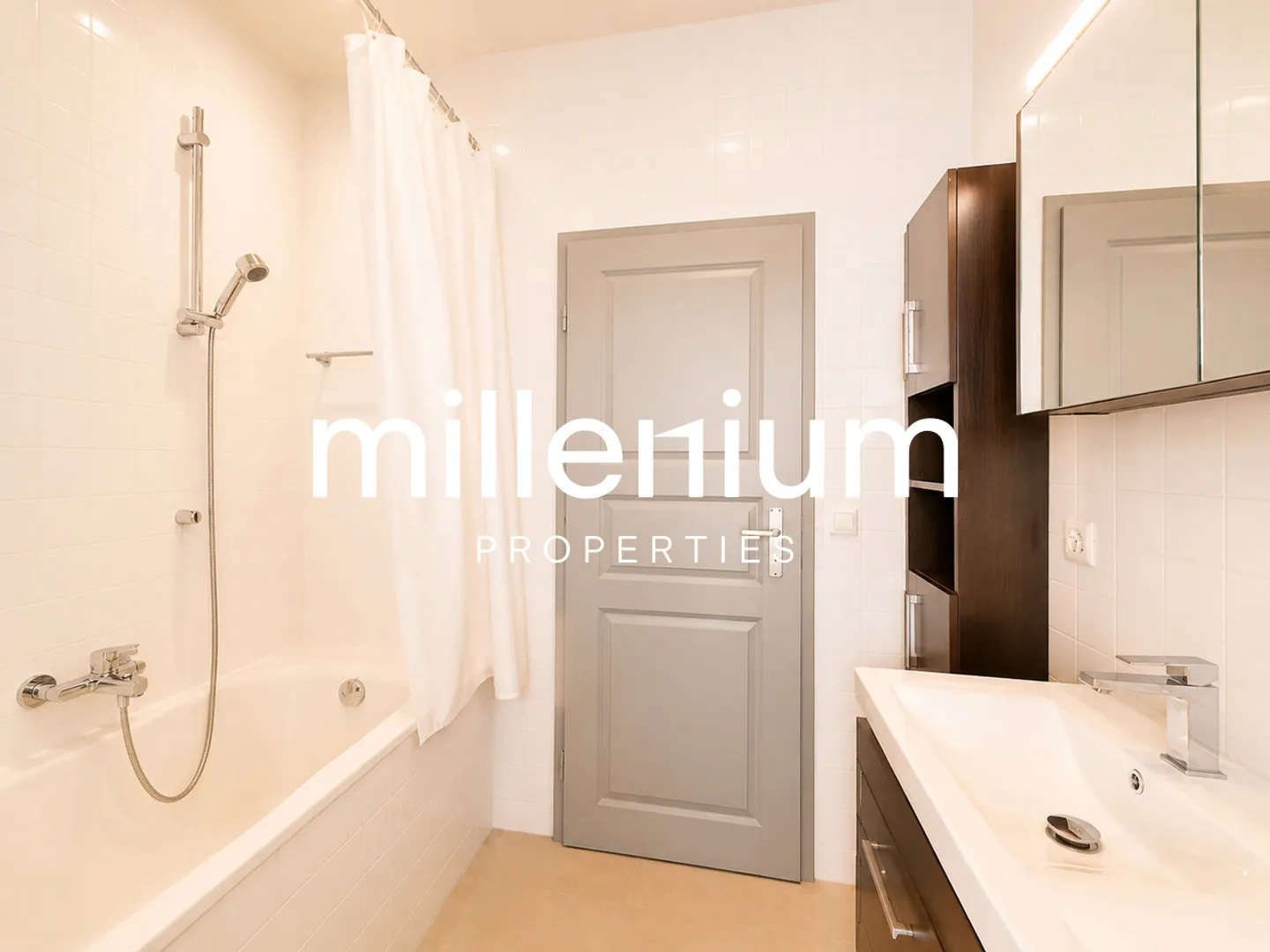 Magnificent 5-room penthouse apartment - Photo 9 of 13