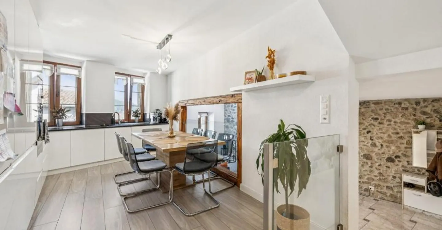 Charmant appartement 4,5 pièces - Photo 2 sur 9