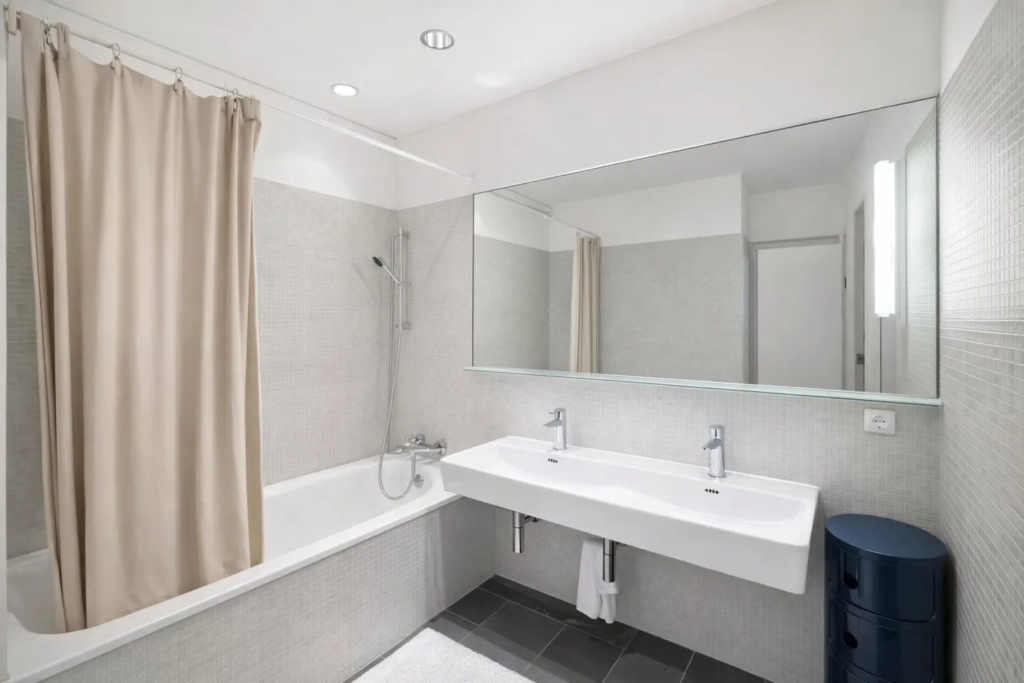 Appartement en loft de 3,5 pièces avec vue imprenable sur le lac à Männedorf - Photo 10 sur 11