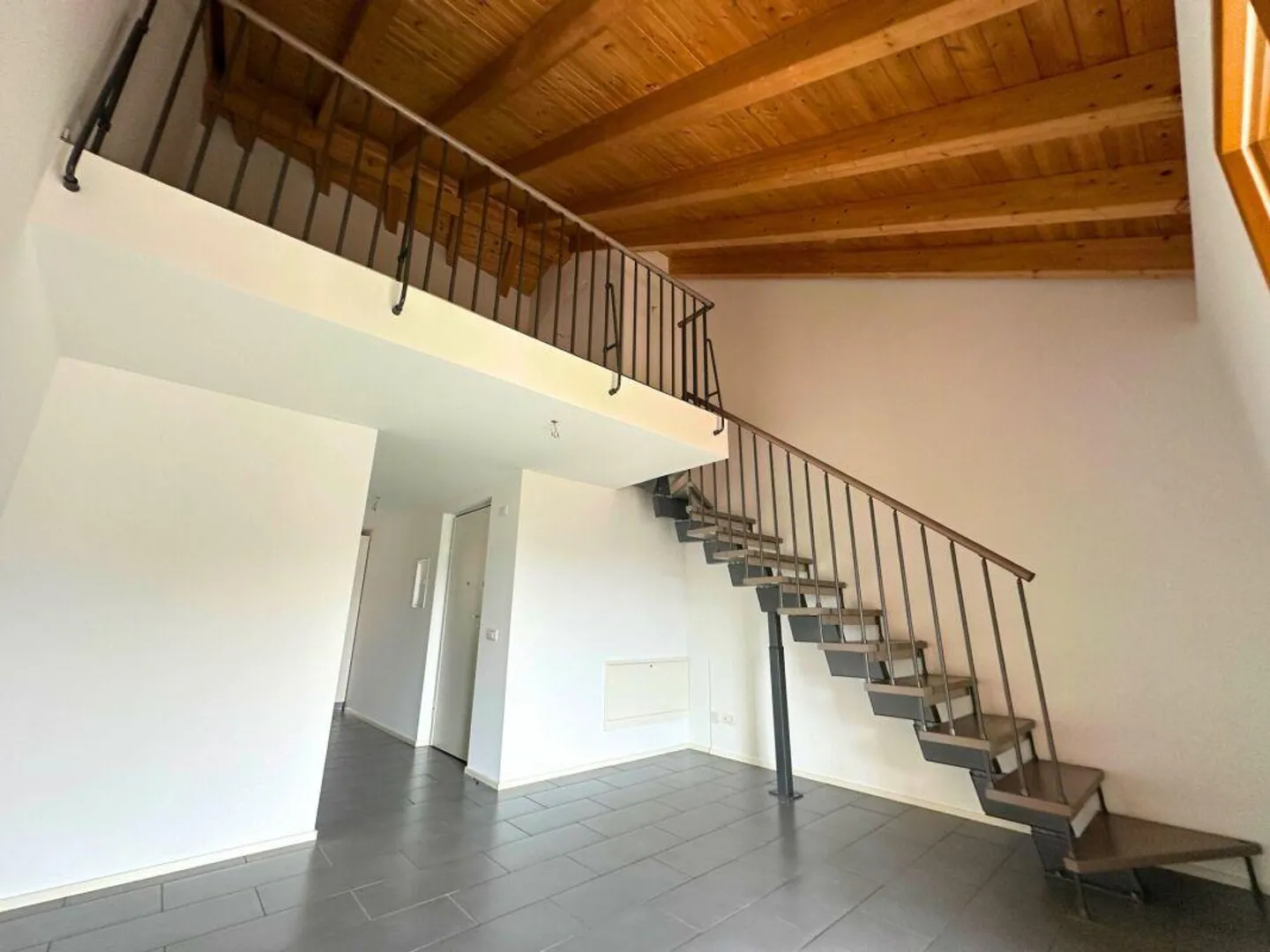 Caratteristico appartamento duplex di 3.5 locali, ultimo piano - Foto 4 di 20