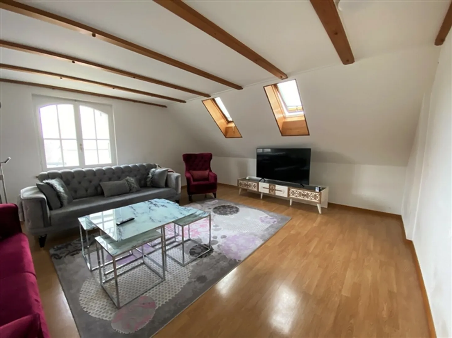 Appartement de 4 pièces à louer au 1er / 2ème étage - Photo 4 sur 7