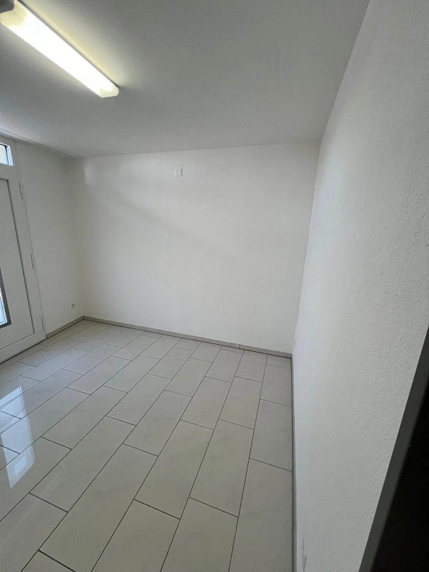 Ampie moderne stanze per studio al piano terra - Foto 10 di 16