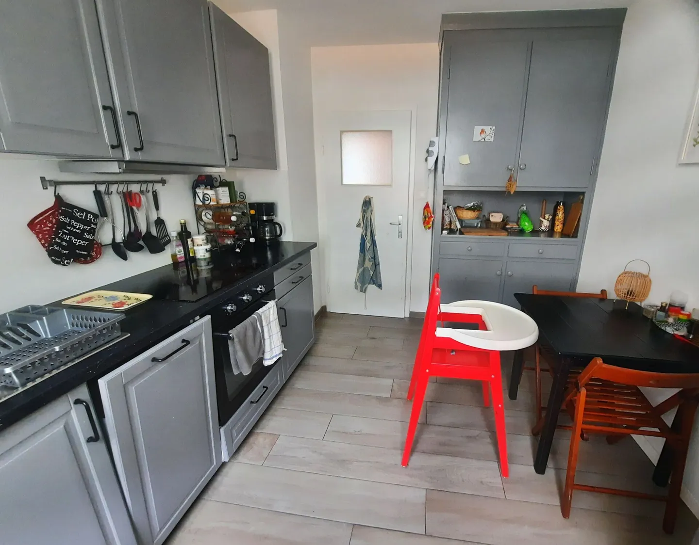 St-Imier, Beautiful 4.5-room apartment with balcony - ideally located - Photo 3 of 7