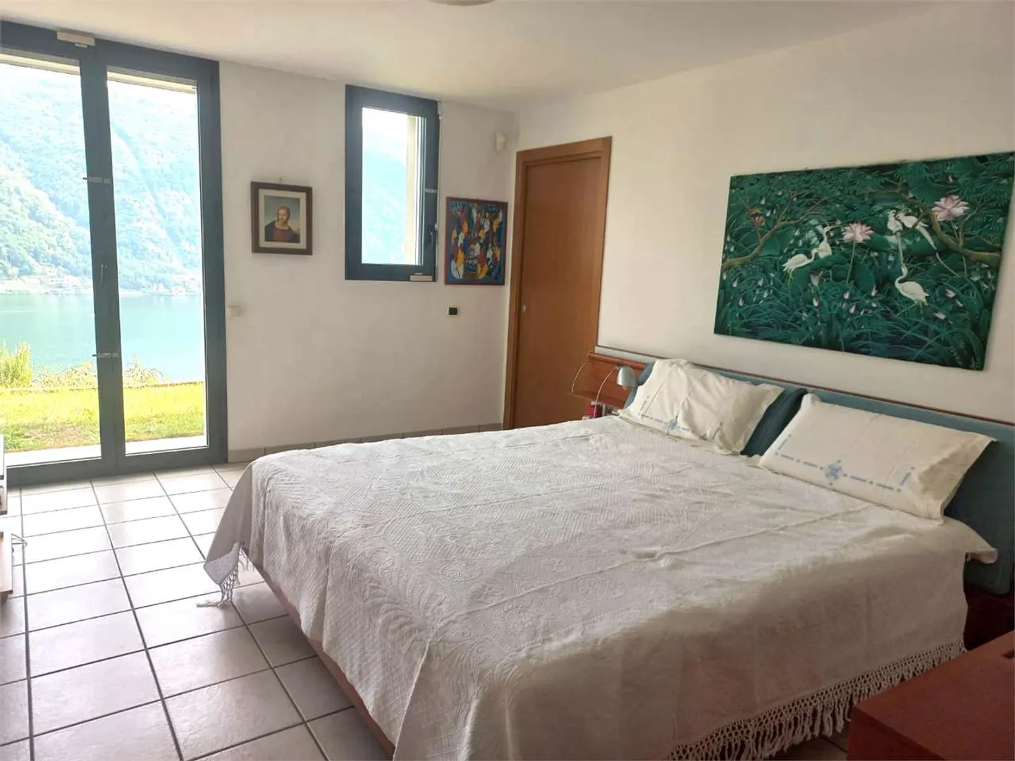 Villa moderna con vista mozzafiato sul lago - Foto 7 di 9