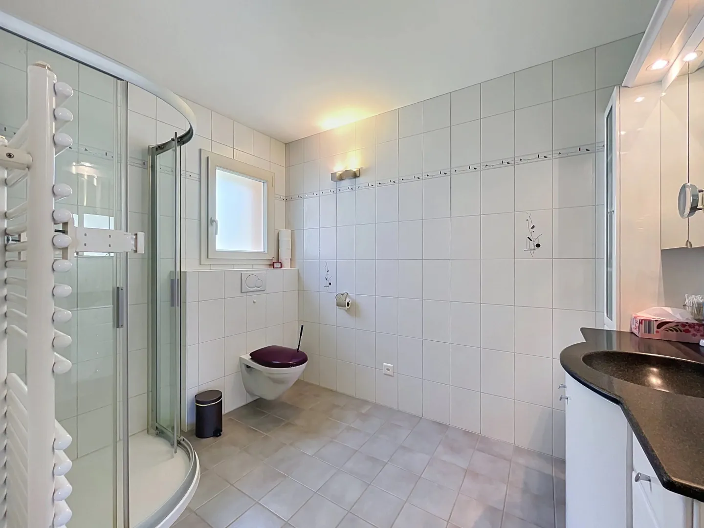 Geräumige Villa in ruhiger Lage - Foto 10 von 12