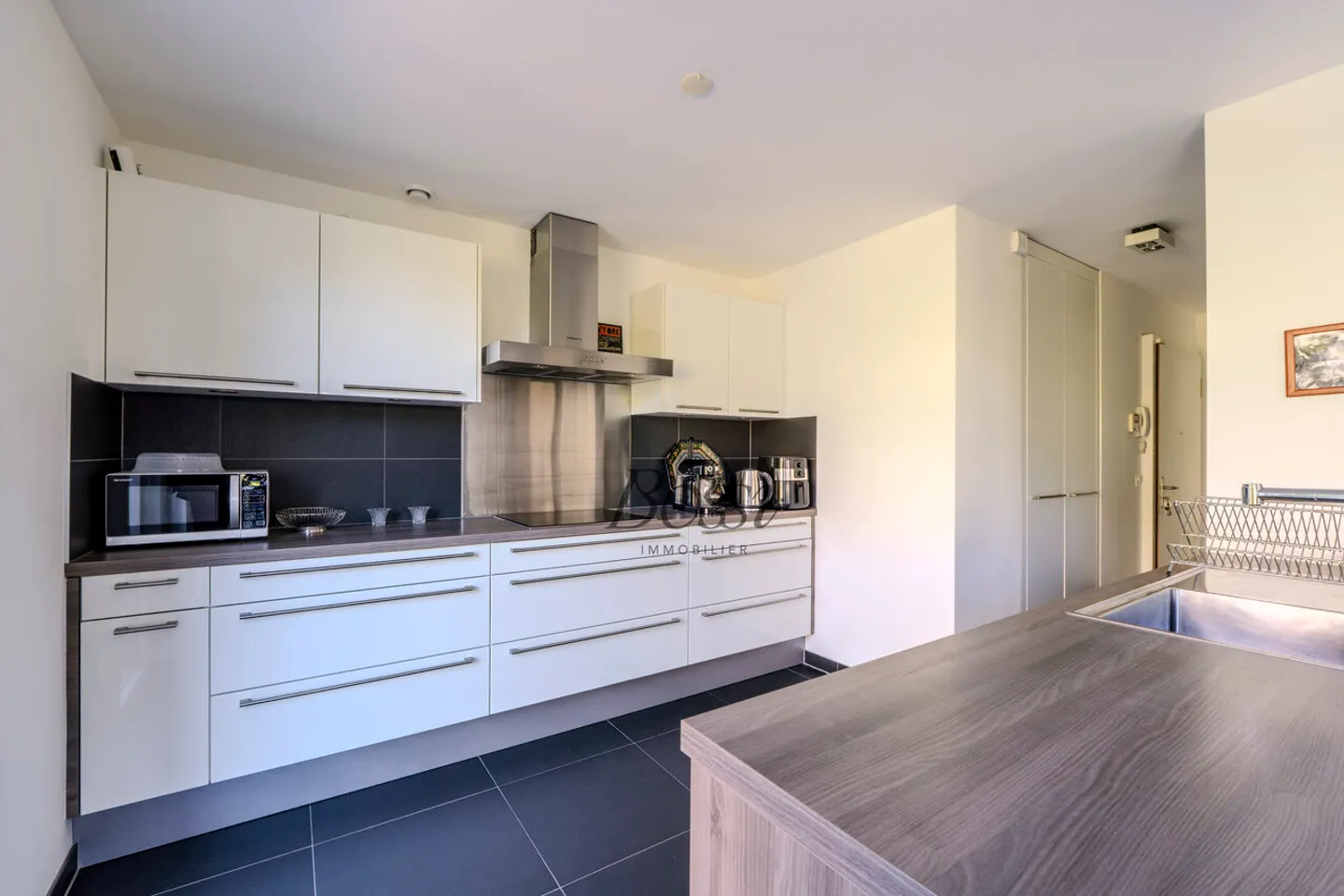 Comfort e serenità: appartamento 5 locali con giardino privato - Foto 4 di 11