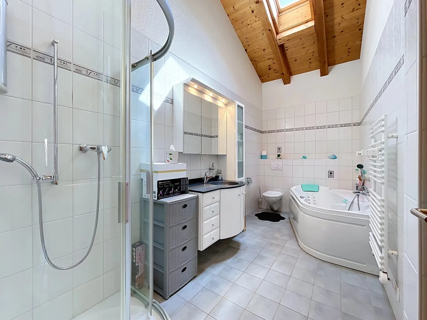 Geräumige Villa in ruhiger Lage - Foto 12 von 12