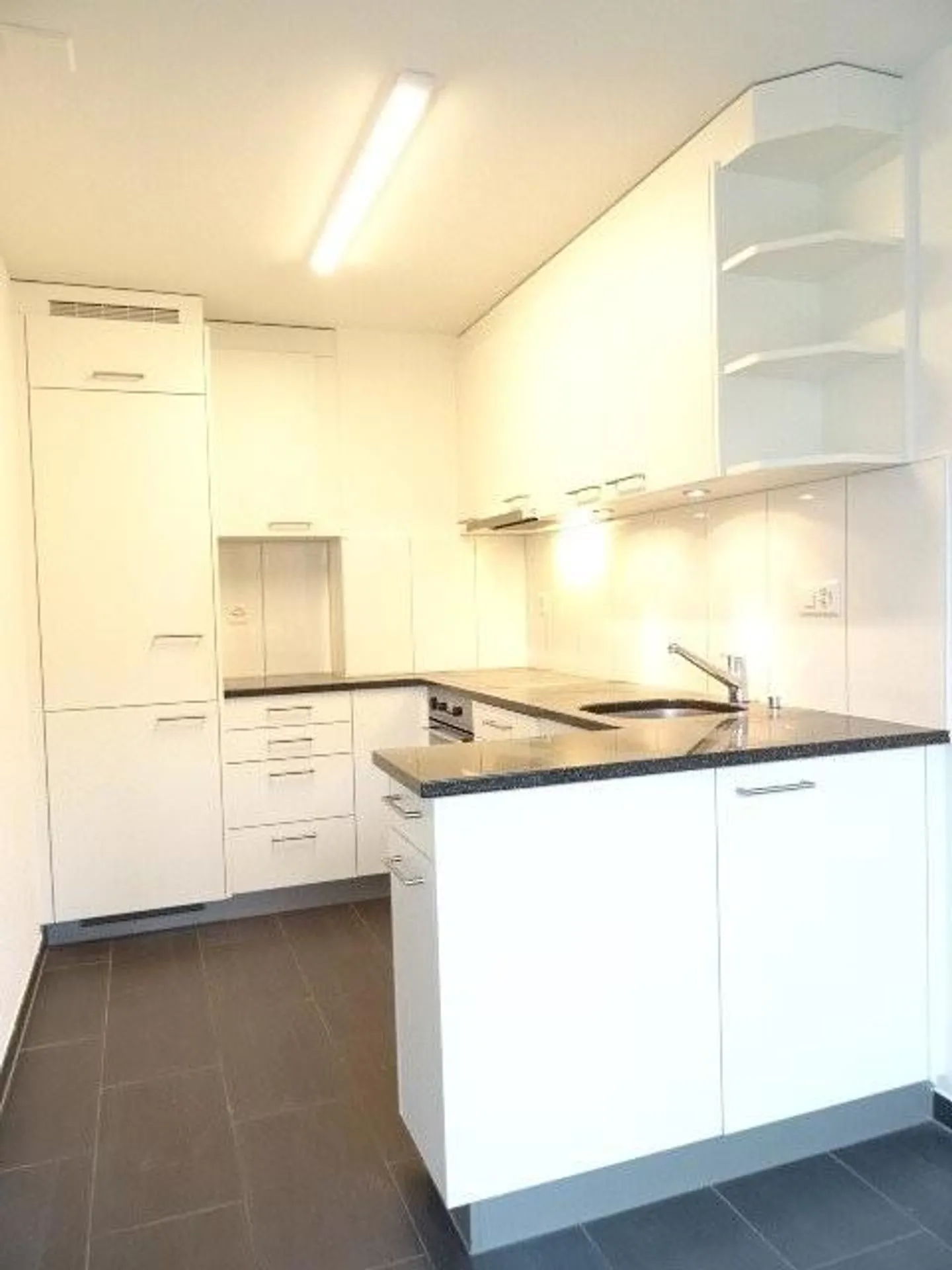 Modern 4.5-room apartment of 78 m² on the top floor of the 3rd floor - Photo 3 of 13