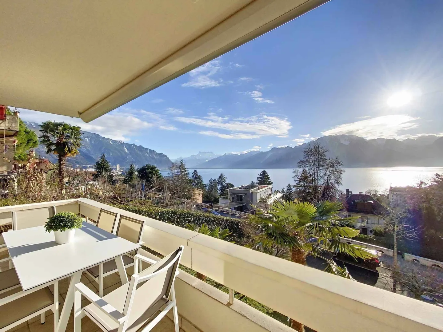 Bellissimo appartamento di 4,5 stanze con vista mozzafiato sul lago - Foto 1 di 10