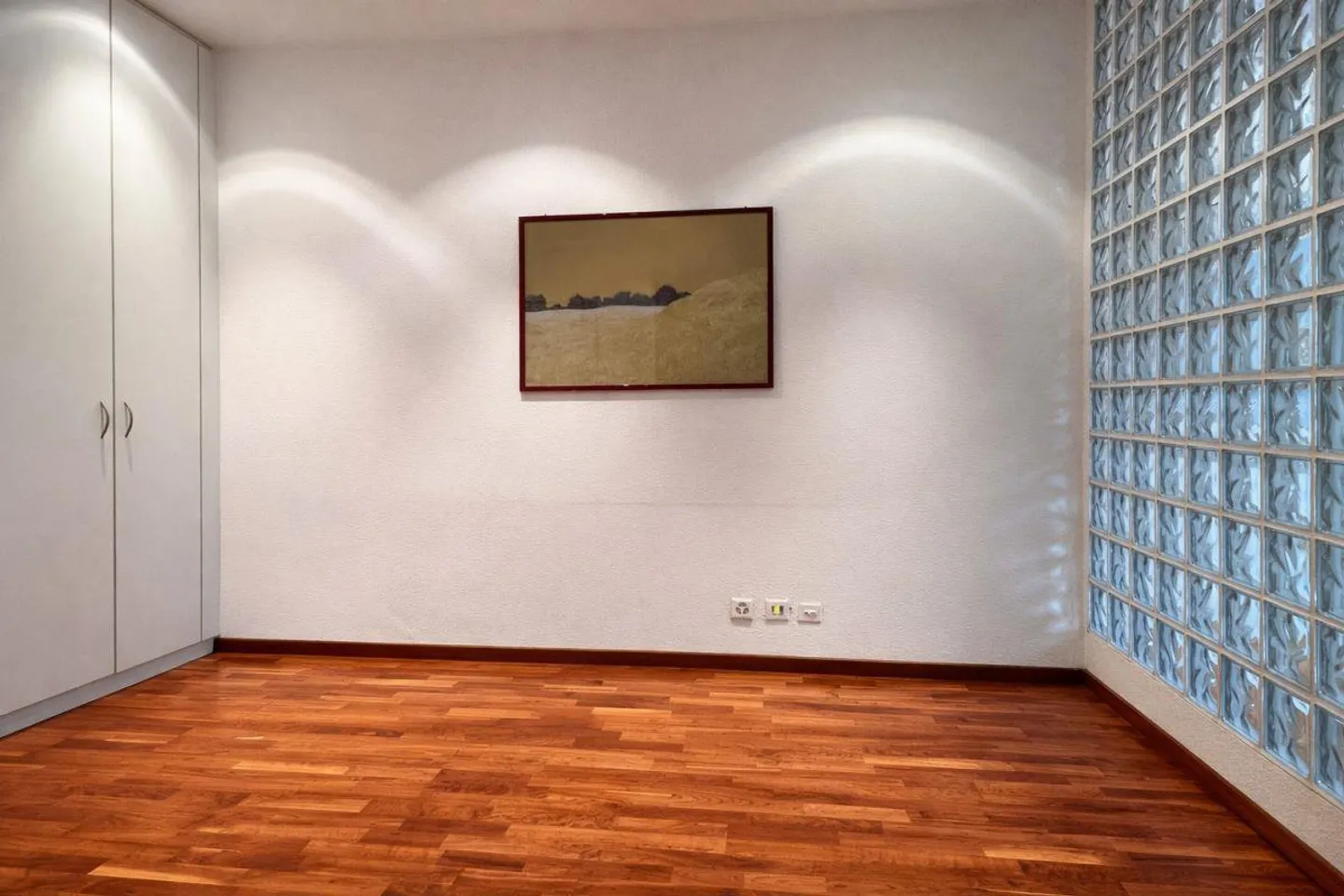 Zu verkaufen elegantes Apartment im Zentrum von Chiasso, das als Büros genutzt wird - Foto 3 von 10