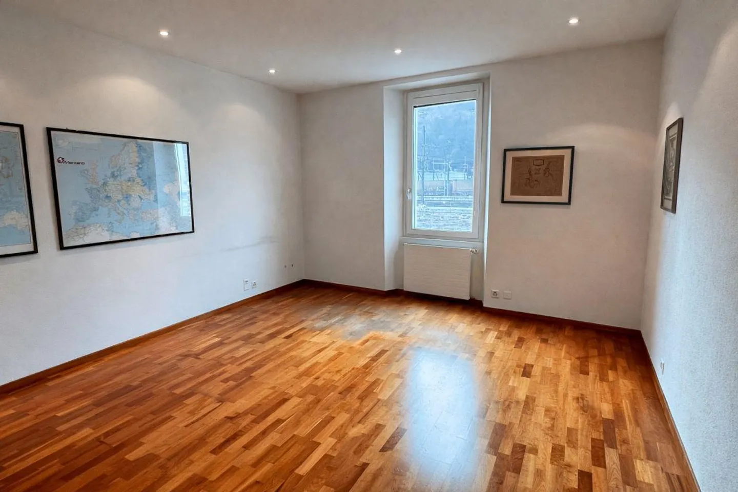 Zu verkaufen elegantes Apartment im Zentrum von Chiasso, das als Büros genutzt wird - Foto 6 von 10