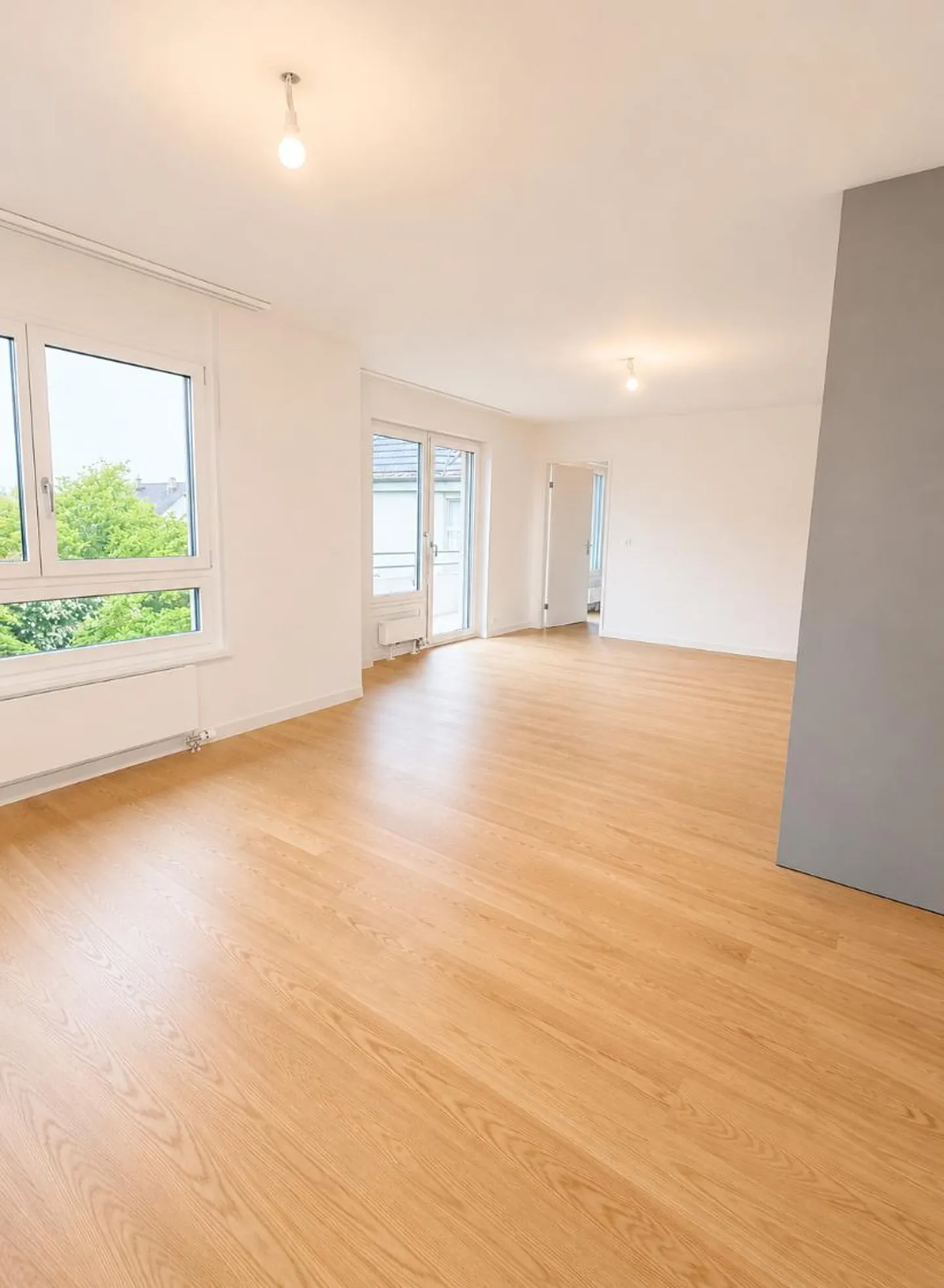 Appartement de 2,5 pièces récemment rénové - Photo 2 sur 6