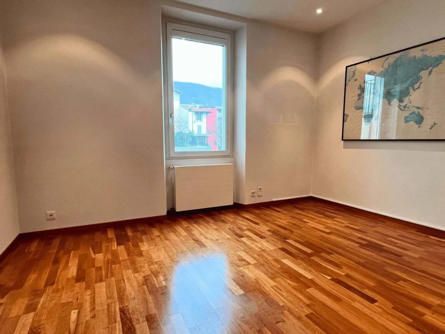 Zu verkaufen elegantes Apartment im Zentrum von Chiasso, das als Büros genutzt wird - Foto 9 von 10