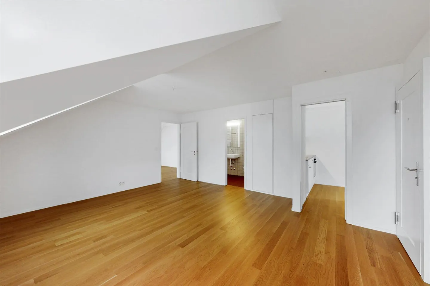 Appartement récemment rénové dans la vieille ville de Winterthur - Photo 5 sur 10