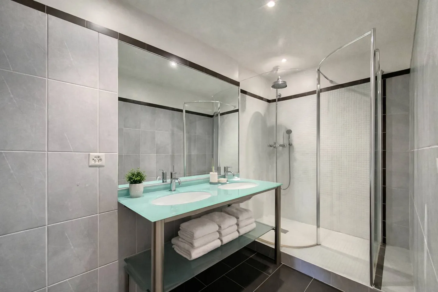 Bellissimo appartamento di 4,5 stanze con vista mozzafiato sul lago - Foto 8 di 10