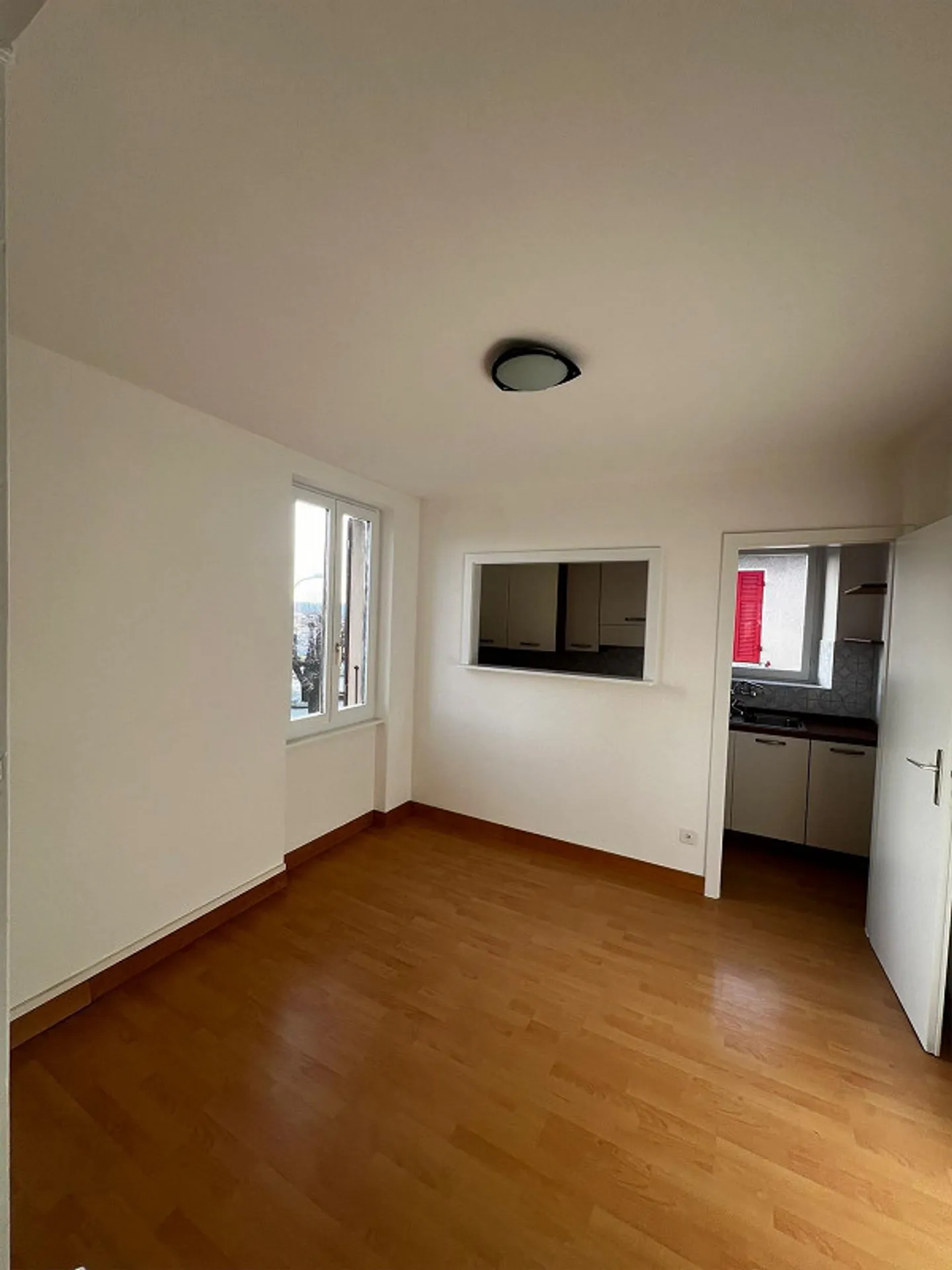 Coldrerio – helles Apartment in günstiger Lage zu den Dienstleistungen - Foto 12 von 18