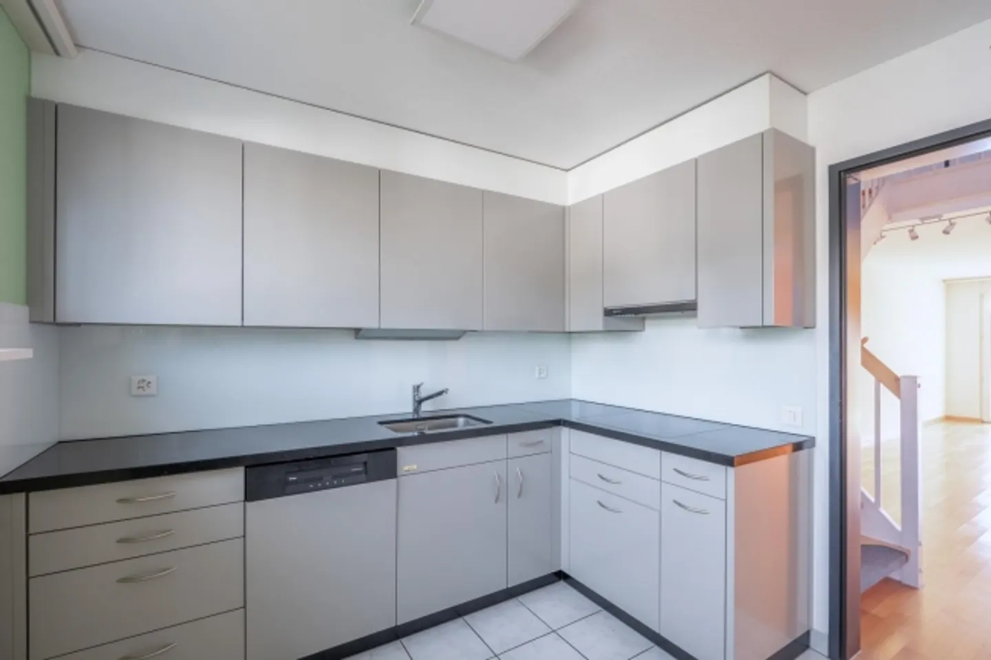 6.5-room apartment with double garage - Photo 6 of 10