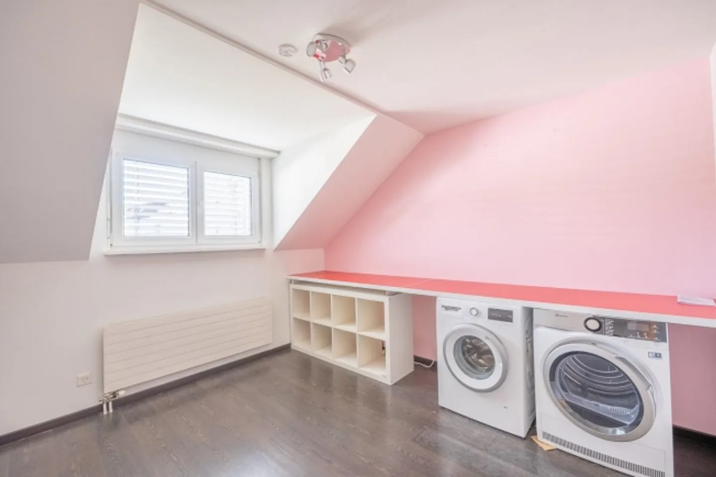 6.5-room apartment with double garage - Photo 9 of 10