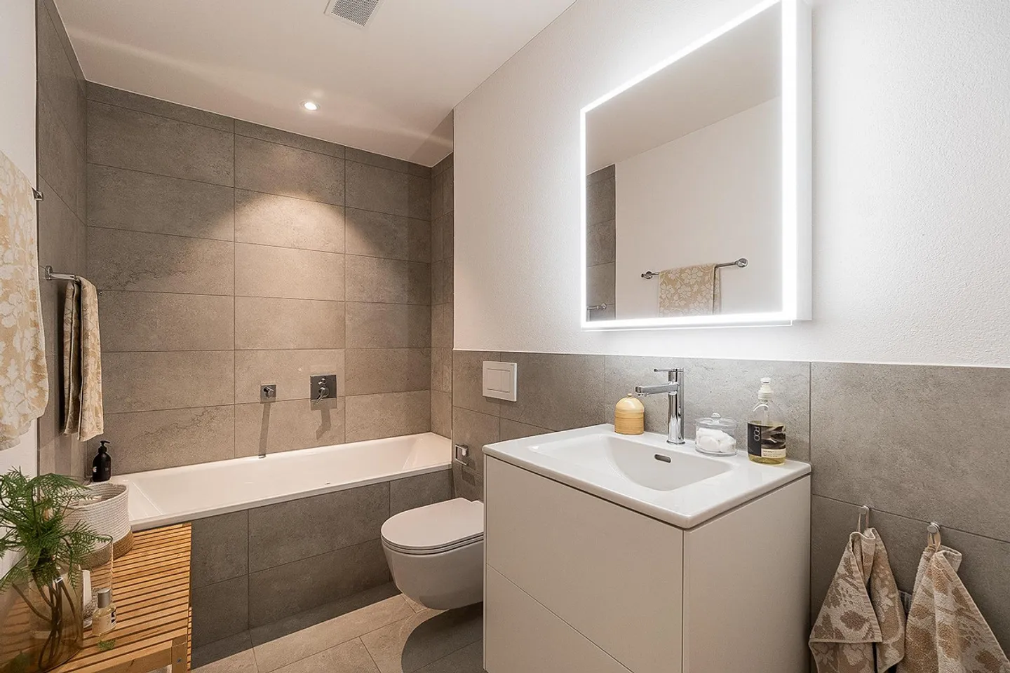 Family-friendly terraced single-family house with exclusive garden area - Photo 8 of 10