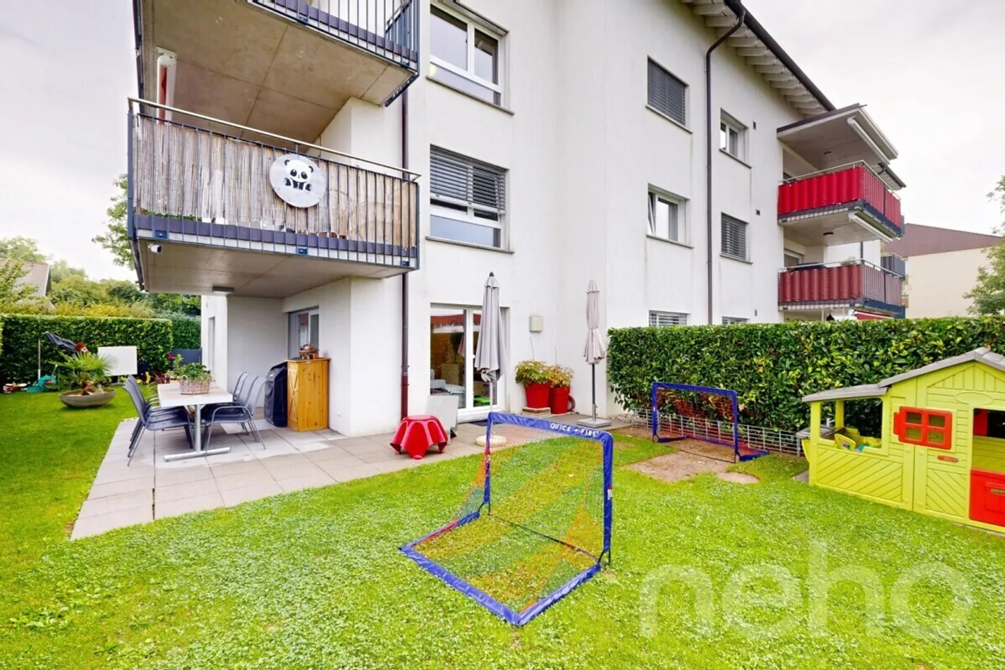 A bright apartment with garden in a peaceful setting! - Photo 4 of 13