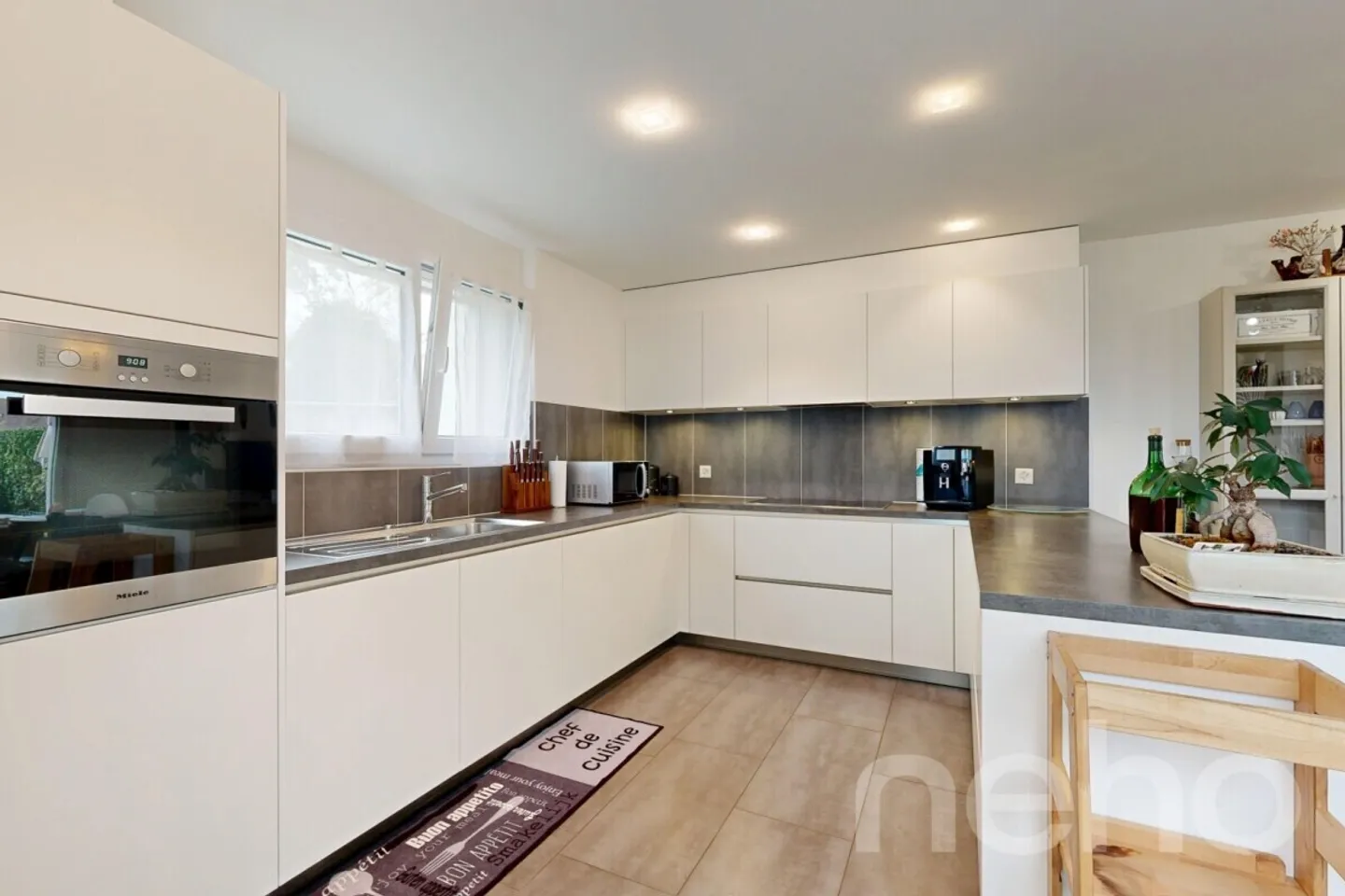 A bright apartment with garden in a peaceful setting! - Photo 5 of 13