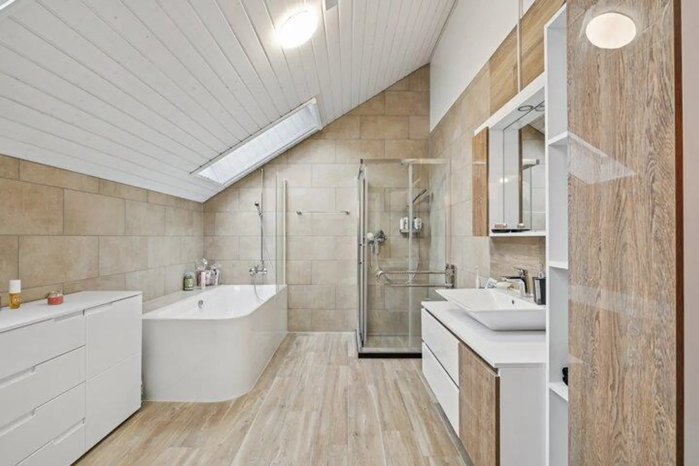 MODERNE DACHWOHNUNG AN DER AARE - Foto 6 von 8