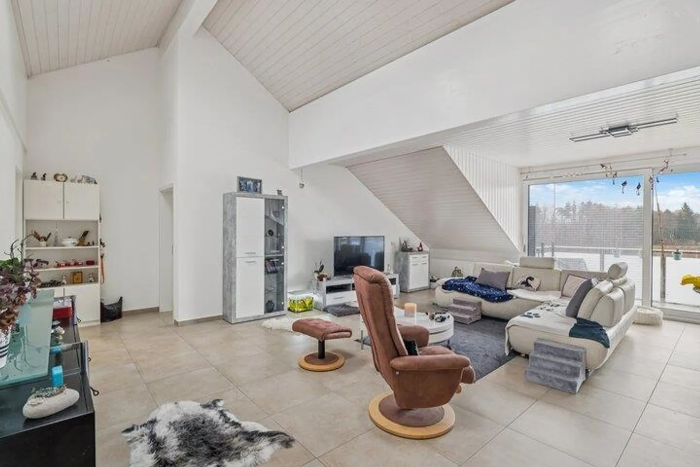 MODERNE DACHWOHNUNG AN DER AARE - Foto 2 von 8