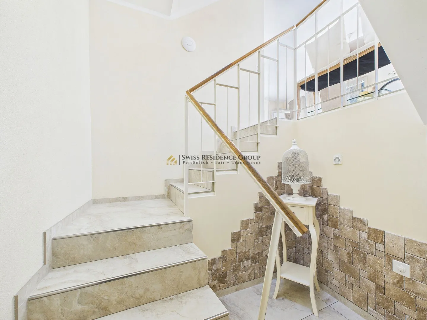 Vivere con stile e garanzia di benessere - con una fantastica vasca idromassaggio! - Foto 16 di 18