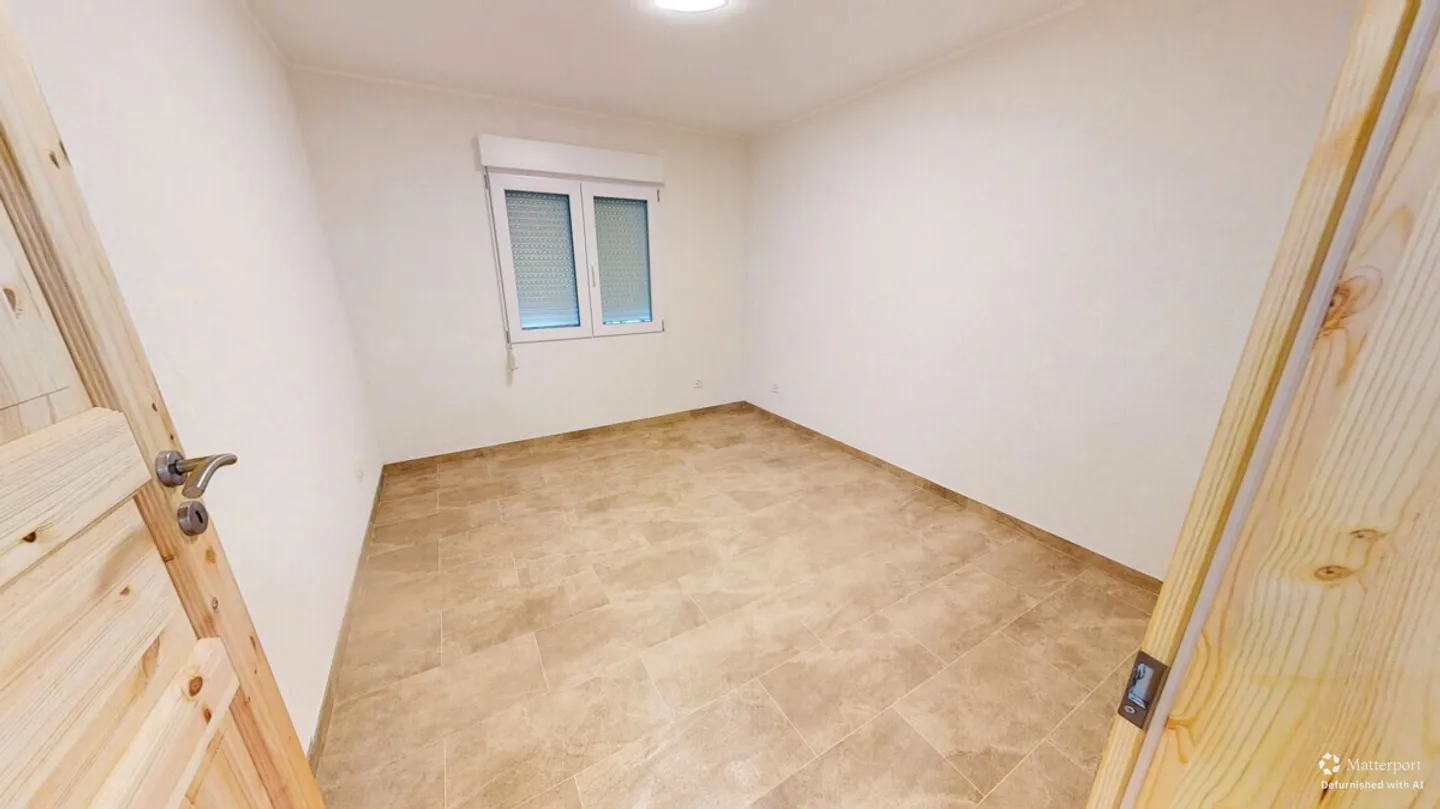 Modern Apartment in Quiet Area - Photo 3 of 14