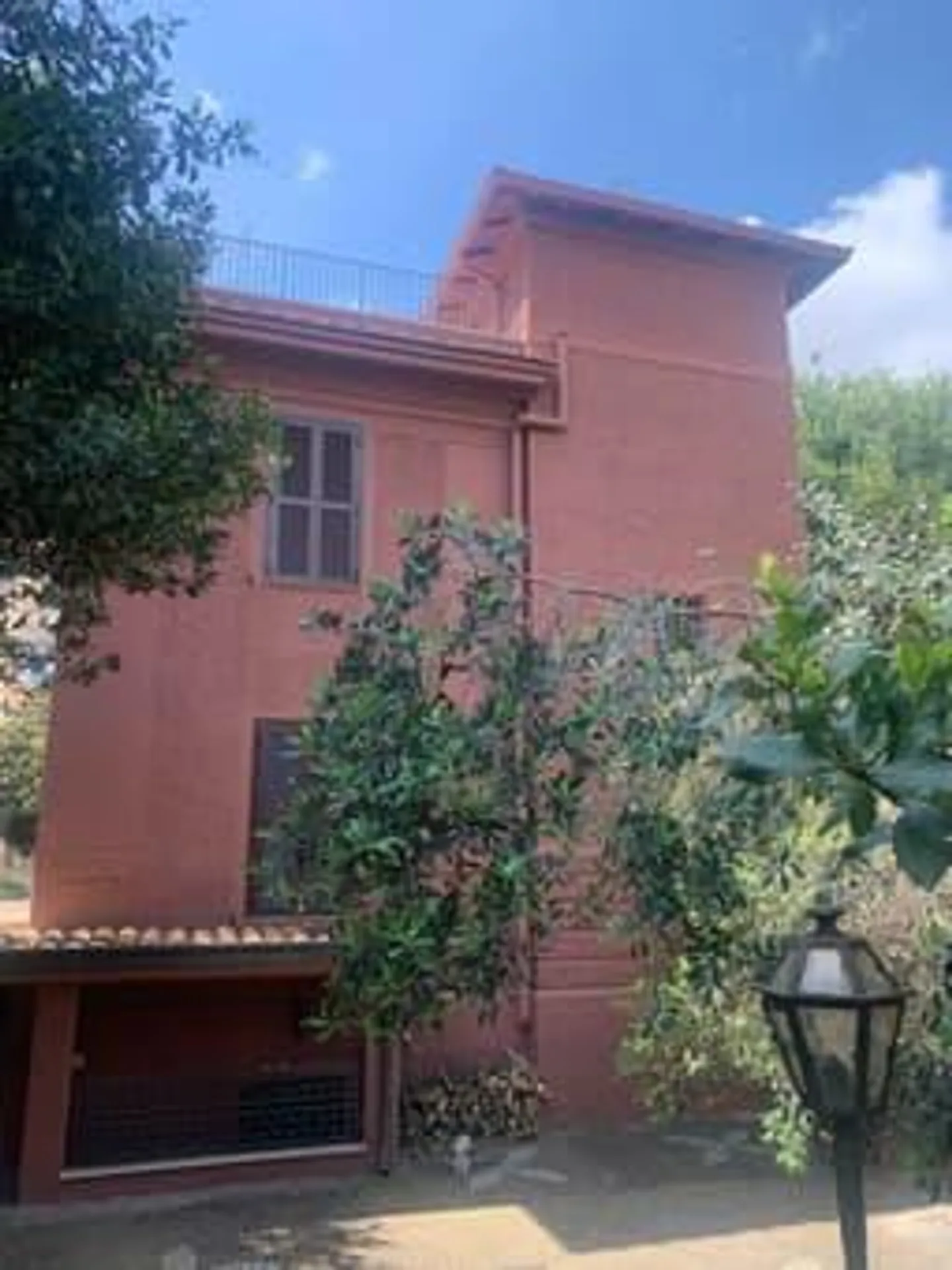 Villa di lusso con giardino nel cuore di Roma - Foto 2 von 28