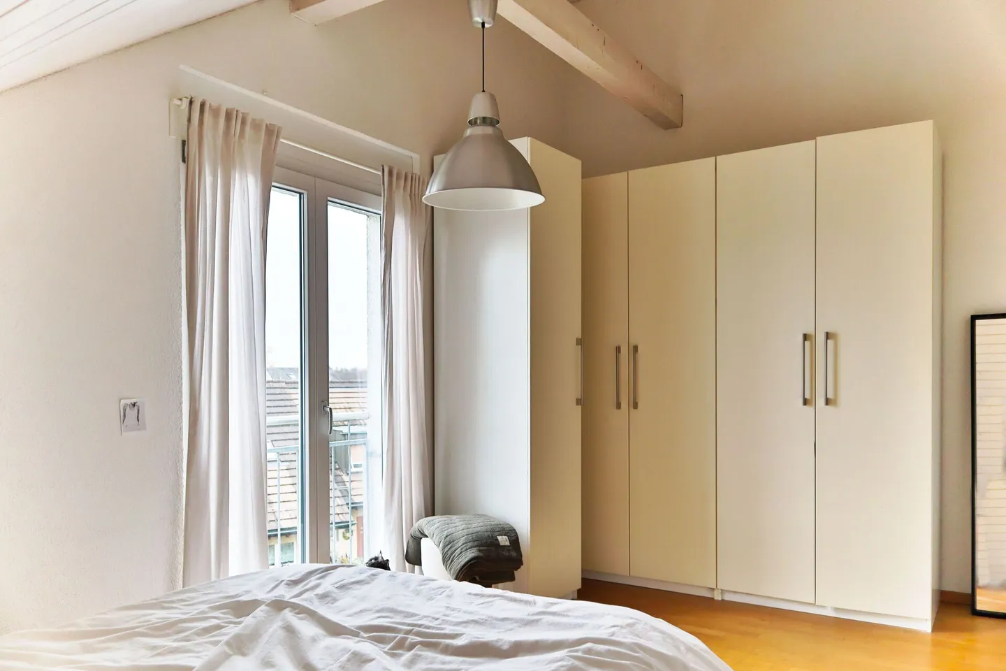 Charming 6.5-room corner house with two terraces and sunny garden - Photo 10 of 14