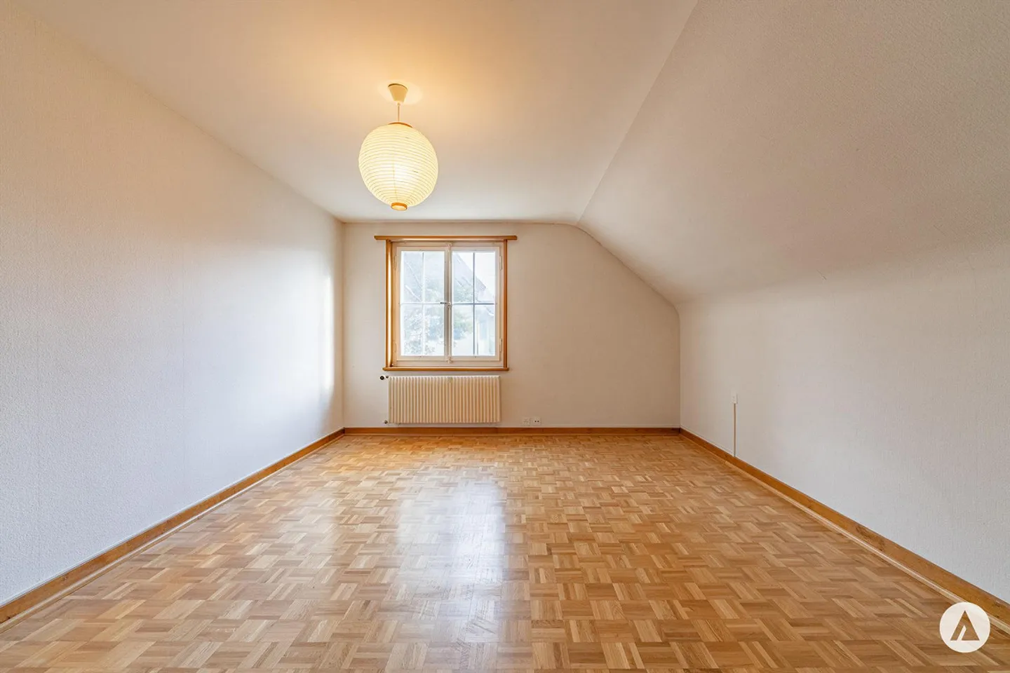 Sanierungs­bedürftiges Haus an beliebter Lage - Foto 9 von 13