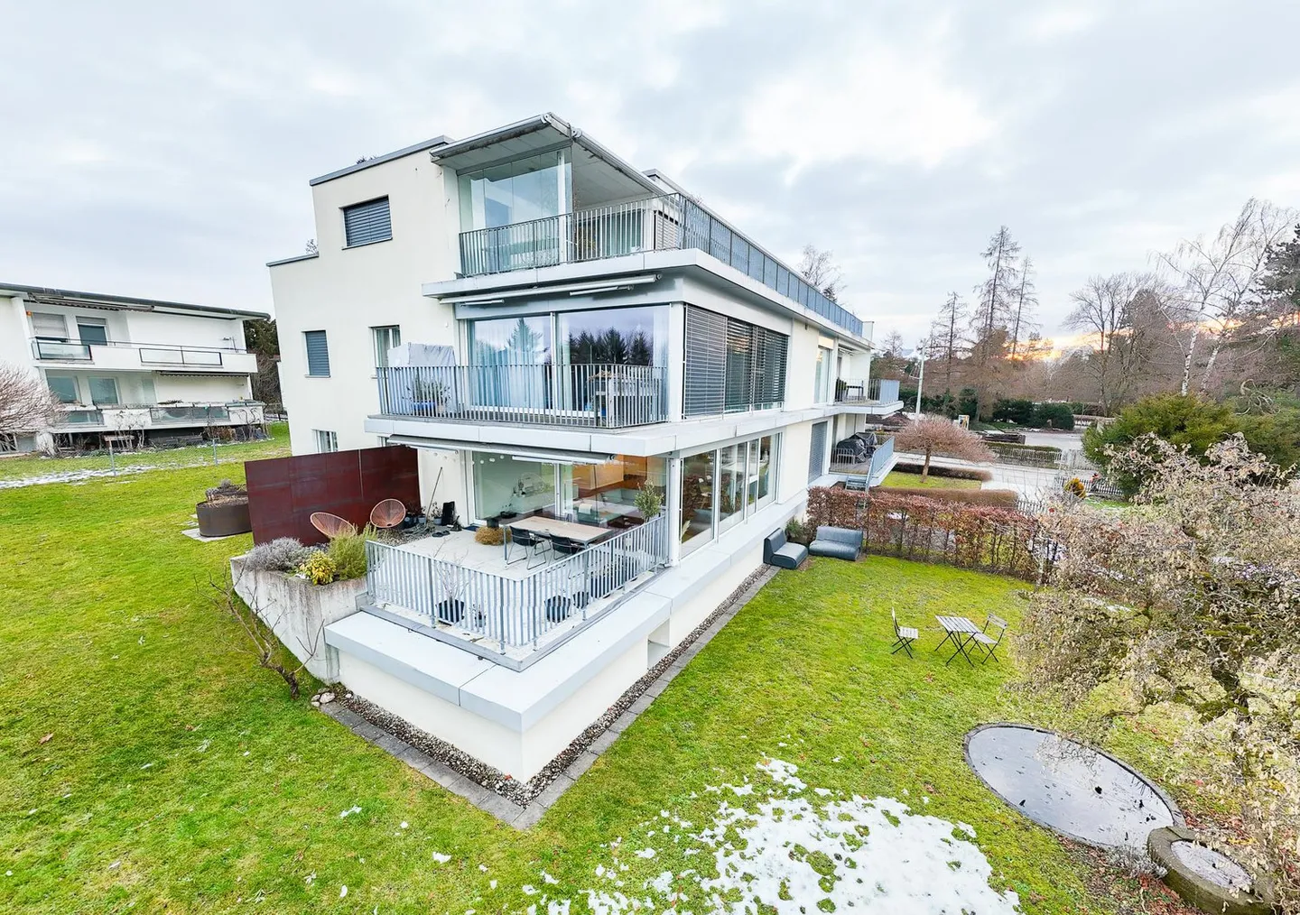 Stylish 3 1/2 Room Apartment - Photo 2 of 8