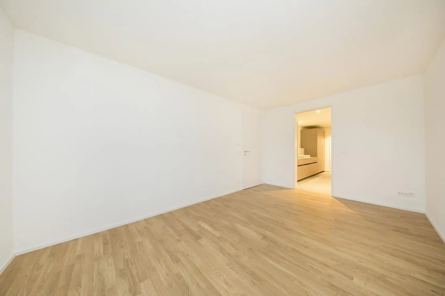Modern Apartment for Rent - Photo 7 of 11