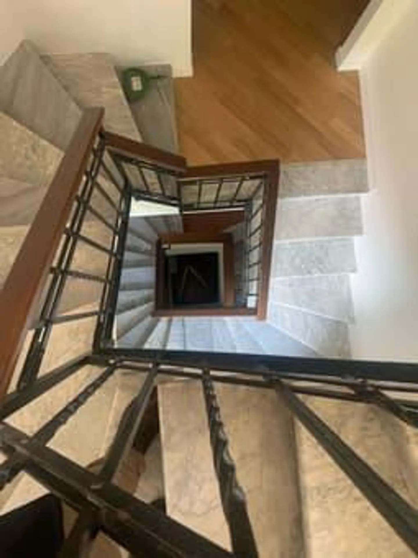 Villa di lusso con giardino nel cuore di Roma - Foto 10 von 28
