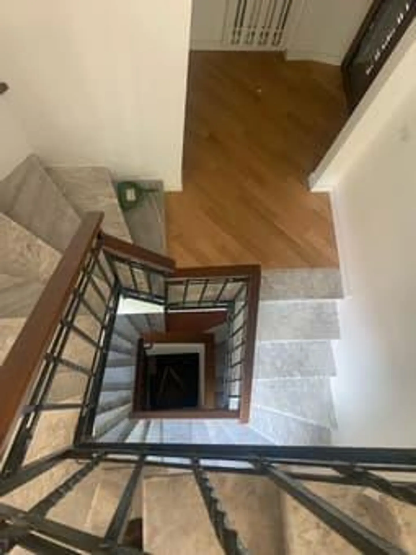 Villa di lusso con giardino nel cuore di Roma - Foto 11 von 28