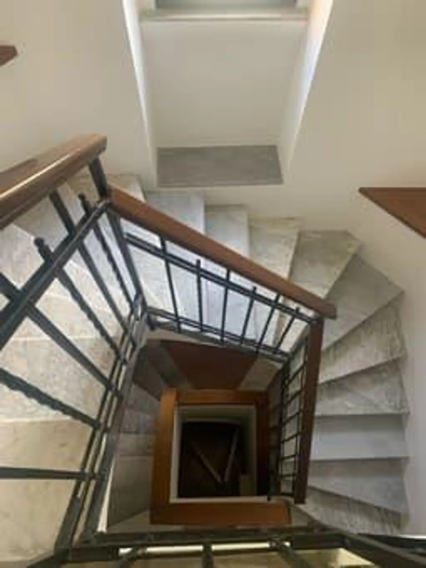 Villa di lusso con giardino nel cuore di Roma - Foto 13 von 28
