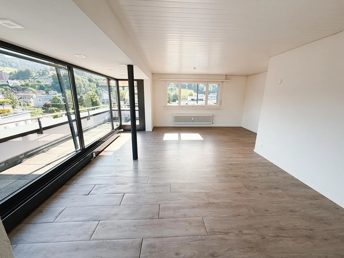 Appartamento attico attraente di 4,5 stanze vicino a Coop Wattwil - Foto 2 di 15